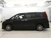 Toyota NOAH лот № 30045 оценка 4  с аукциона в Японии 3