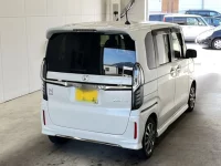 Honda N BOX лот № 3001 оценка 3.5  с аукциона в Японии 1