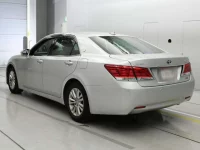 Toyota CROWN лот № 30048 оценка R  с аукциона в Японии 5