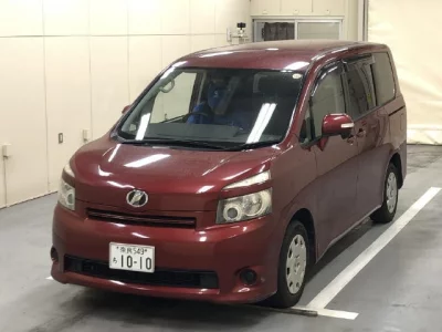 Toyota VOXY  с аукциона в Японии