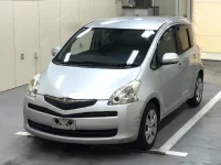 Toyota RACTIS лот № 3715 оценка 3.5  с аукциона в Японии 2