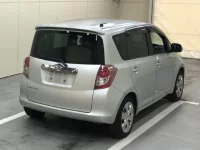 Toyota RACTIS лот № 3715 оценка 3.5  с аукциона в Японии 3