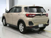 Toyota RAIZE лот № 30054 оценка R  с аукциона в Японии 5