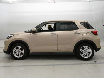 Toyota RAIZE  с аукциона в Японии