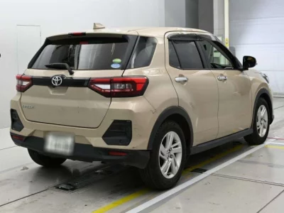 Toyota RAIZE  с аукциона в Японии