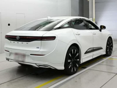 Toyota CROWN CROSSOVER