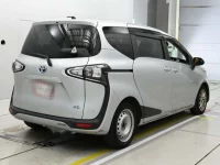 Toyota SIENTA лот № 30056 оценка R  с аукциона в Японии 1
