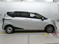 Toyota SIENTA лот № 30056 оценка R  с аукциона в Японии 2
