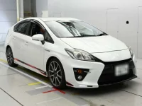 Toyota PRIUS лот № 30057 оценка R  с аукциона в Японии 4