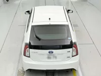 Toyota PRIUS лот № 30057 оценка R  с аукциона в Японии 7
