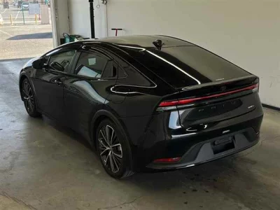 Toyota PRIUS  с аукциона в Японии