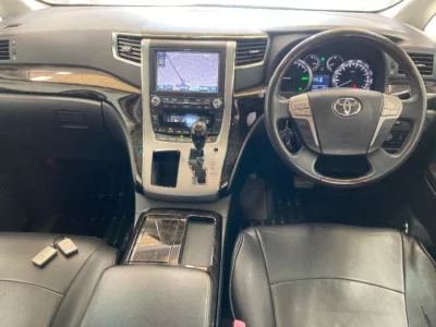 Toyota VELLFIRE  с аукциона в Японии