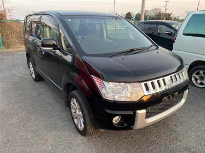 Mitsubishi DELICA D5