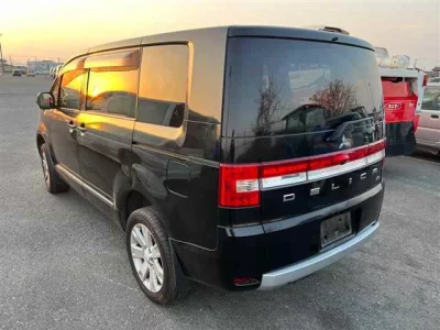 Mitsubishi DELICA D5