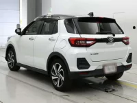 Toyota RAIZE лот № 30070 оценка R  с аукциона в Японии 5