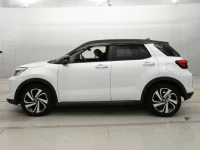 Toyota RAIZE лот № 30070 оценка R  с аукциона в Японии 3