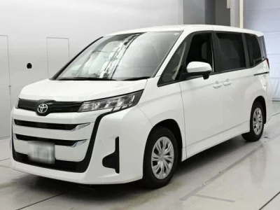 Toyota NOAH  с аукциона в Японии