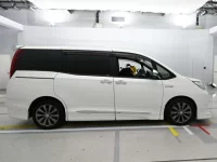 Toyota NOAH лот № 30073 оценка 3.5  с аукциона в Японии 2