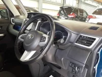 Toyota ROOMY лот № 30074 оценка 4  с аукциона в Японии 8