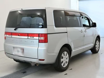 Mitsubishi DELICA D5