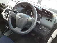 Toyota WISH лот № 30075 оценка 3  с аукциона в Японии 8
