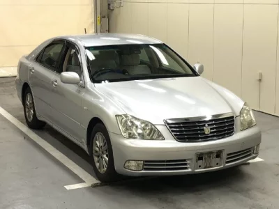 Toyota CROWN  с аукциона в Японии