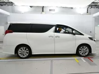 Toyota ALPHARD лот № 30084 оценка 3.5  с аукциона в Японии 2