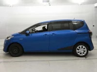 Toyota SIENTA лот № 30082 оценка 3.5  с аукциона в Японии 3