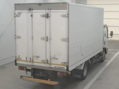 Isuzu ELF  с аукциона в Японии