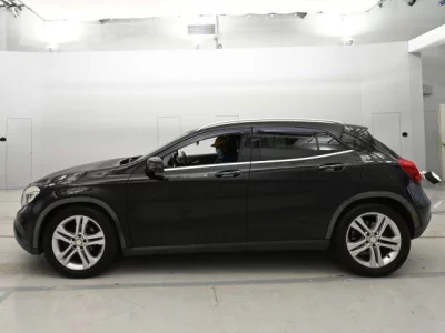 Mercedes-Benz GLA CLASS
