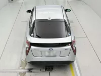 Toyota PRIUS лот № 30087 оценка 4  с аукциона в Японии 7