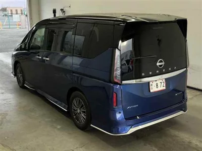 Nissan SERENA  с аукциона в Японии
