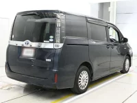 Toyota VOXY лот № 30097 оценка 3.5  с аукциона в Японии 1