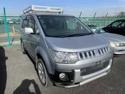 Mitsubishi DELICA D5