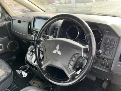 Mitsubishi DELICA D5