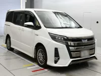 Toyota NOAH лот № 30099 оценка 4  с аукциона в Японии 4