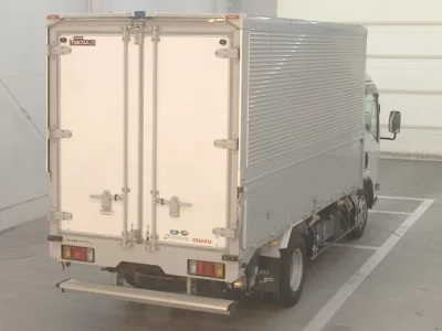 Isuzu ELF  с аукциона в Японии