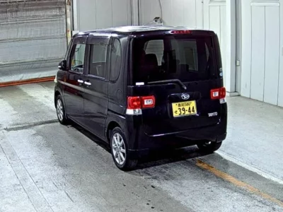 Daihatsu TANTO  с аукциона в Японии