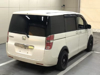 Honda STEP WAGON  с аукциона в Японии