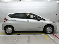 Nissan NOTE лот № 30111 оценка R  с аукциона в Японии 2