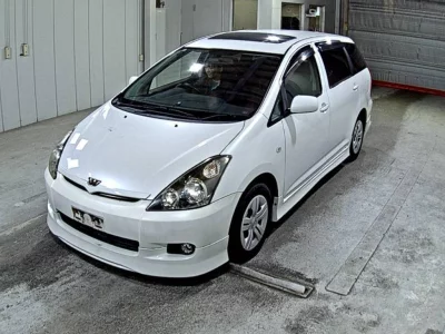 Toyota WISH  с аукциона в Японии