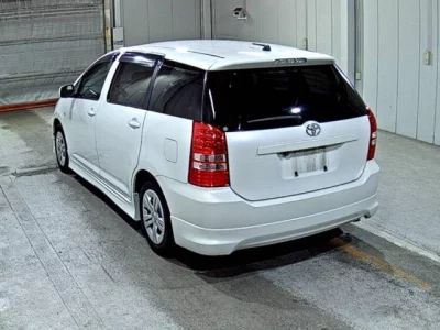 Toyota WISH  с аукциона в Японии