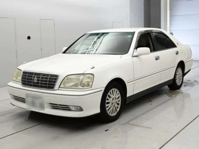 Toyota CROWN  с аукциона в Японии