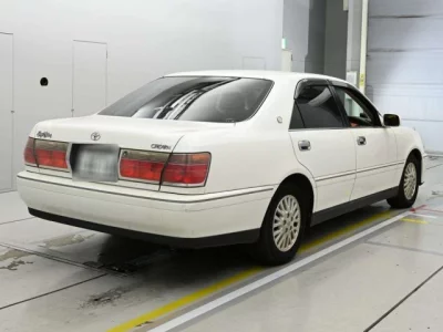 Toyota CROWN  с аукциона в Японии