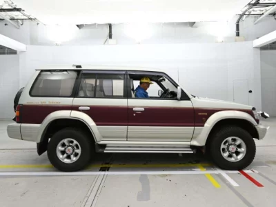 Mitsubishi PAJERO
