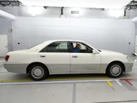 Toyota CROWN лот № 90169 оценка 3.5  с аукциона в Японии 2