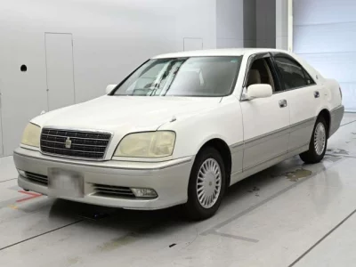 Toyota CROWN  с аукциона в Японии
