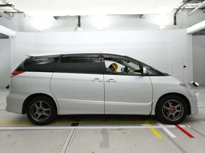 Toyota ESTIMA  с аукциона в Японии