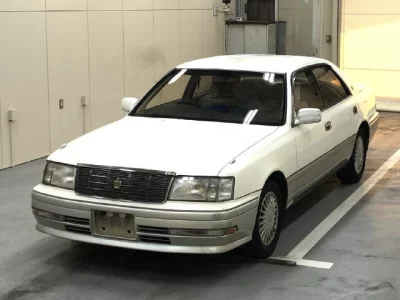 Toyota CROWN  с аукциона в Японии