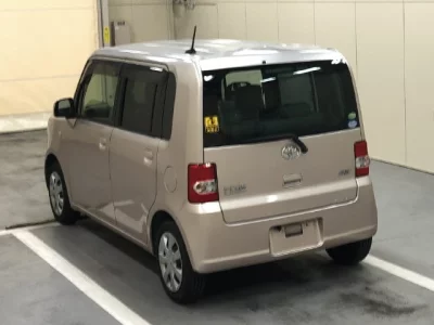 Toyota PIXIS SPACE